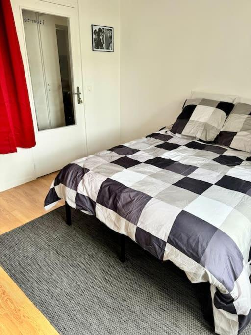 Experience Cinema Immersif Dans Appartement Renove Pres De Montmartre Париж Экстерьер фото