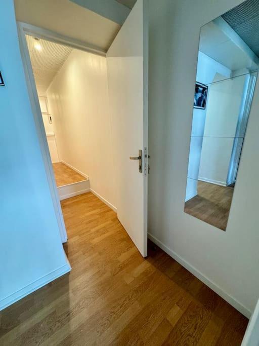 Experience Cinema Immersif Dans Appartement Renove Pres De Montmartre Париж Экстерьер фото